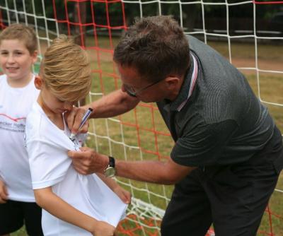 Foto des Albums: Ralf Rangnick Stiftung &  Paten Dachdeckermeister D. Hoffmann übergeben Scheck für unsere Schüler (17. 07. 2020)