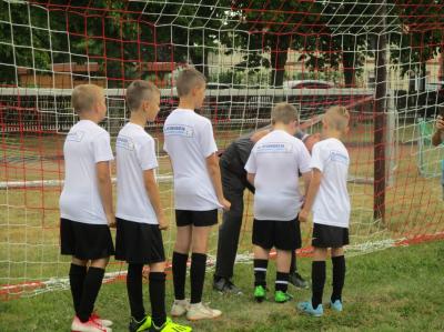 Foto des Albums: Ralf Rangnick Stiftung &  Paten Dachdeckermeister D. Hoffmann übergeben Scheck für unsere Schüler (17. 07. 2020)