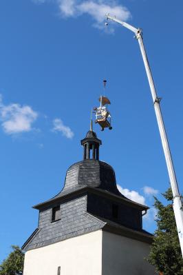 Foto des Albums: Kirchturm in Blankenburg bekommt Kirchknopf am 17.07.2020