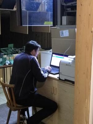 Florian Lorenz bei der Netzwerk Arbeit  (Bild vergr&ouml;&szlig;ern)