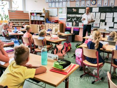 Foto des Albums: Heine-Klemens-Buch jetzt auch für die Jahnschüler