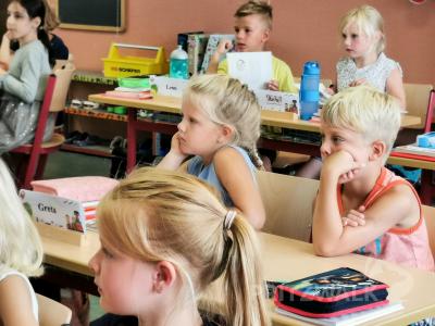 Foto des Albums: Heine-Klemens-Buch jetzt auch für die Jahnschüler