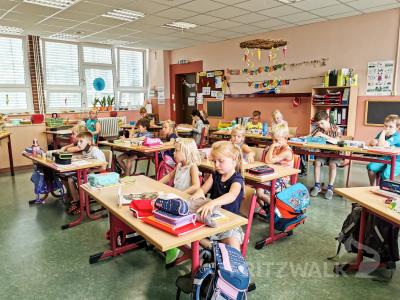 Foto des Albums: Heine-Klemens-Buch jetzt auch für die Jahnschüler