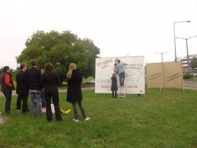 Foto des Albums: Enthüllung des Großflächenplakates der Erst- und Jungwählerkampagne "Ich wähle, weil..." (19.09.2008)