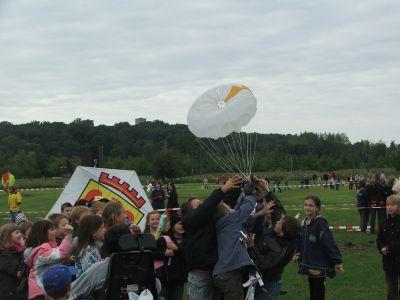 Foto des Albums: 8. Schuldrachenfest "Herbstwind" - Serie 1 (19.09.2008)