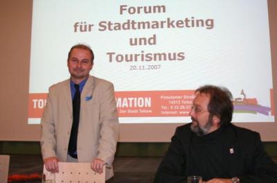 Foto des Albums: Ausstellung „Fenster zur Altstadt - Hans-Jürgen Brauer" in der Tourist Information