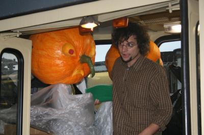 Foto des Albums: Halloween Tram + Bastelstände in den Bahnhofspassagen (30.10.2008)