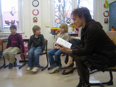Foto des Albums: Autorenlesung mit Gudrun Billowie in der Rogätzer Grundschule (07. 11. 2008)