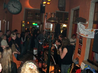 Foto des Albums: Geburtstagsparty im Gleis 6 (04.03.2006)