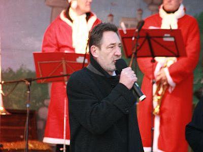 Foto des Albums: Weihnachtsmarkteröffnung auf dem Luisenplatz (24.11.2008)