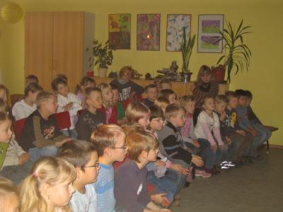 Foto des Albums: Evas Musik Geschichten zu Gast in der Grundschule Zielitz und Rogätz (04. 12. 2008)