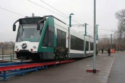 Foto des Albums: Letzte sanierte "Combino" Straßenbahn kommt zurück (12.12.2008)