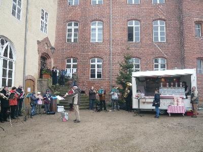 Foto des Albums: Weihnachtskonzert- und Markt auf der Plattenburg (13.​12.​2008)