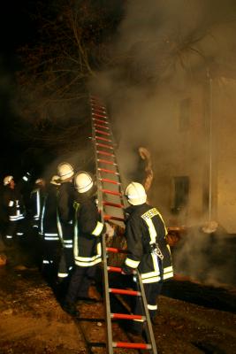 Bild: 31.12.08 Brand der Linde am Pfarrhaus