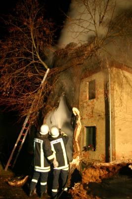 Bild: 31.12.08 Brand der Linde am Pfarrhaus