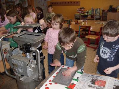 Foto des Albums: Schüler werden zu kleinen Papiermachern (14.01.2009)