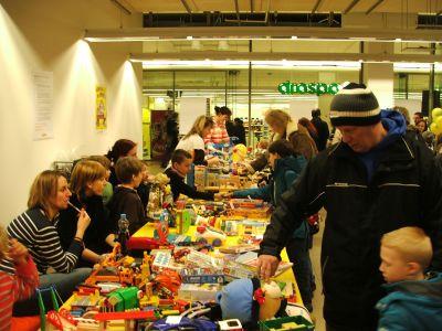 Foto des Albums: 1. Kinderflohmarkt in den Bahnhofspassagen (17.01.2009)