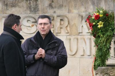 Foto des Albums: Gedenkveranstaltung für die Opfer von Faschismus und Krieg am Platz der Einheit (27.01.2009)