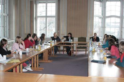 Foto des Albums: Beigeordnete Elona Müller empfängt Schülerinnen und Lehrerinnen aus England (13.02.2009)