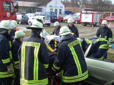 Truppf&uuml;hrerlehrgang der Feuerwehr 2009  (Bild vergr&ouml;&szlig;ern)