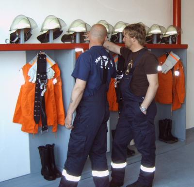 Foto des Albums: Neues Feuerwehrfahrzeug (30. 04. 2009)