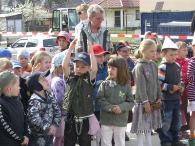 Foto des Albums: Grundsteinlegung Kindergarten Baruth/Mark Neubau (15. 04. 2009)
