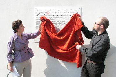 Foto des Albums: Enthüllung der Gedenktafel für Zwangsarbeiter an der Universität Potsdam (08.05.2009)