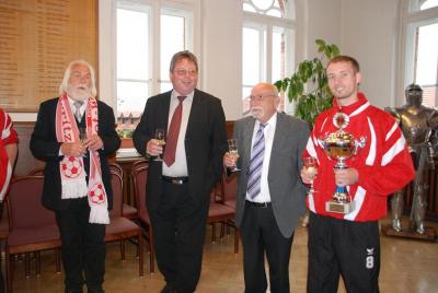 Foto des Albums: Empfang der Fußballer von Rot/Weiß Kyritz beim Bürgermeister (06.06.2009)