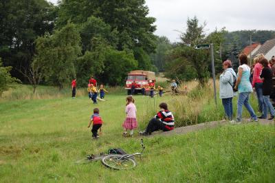 Bild: Jetzt kommt die Feuerwehr !