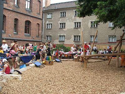 Foto des Albums: Familienflohmarkt an der evangelischen Grundschule Babelsberg (04.07.2009)