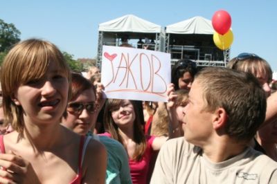 Foto des Albums: Stadtwerkefest im Lustgarten - die Bühne Teil 1 (02.07.2006)
