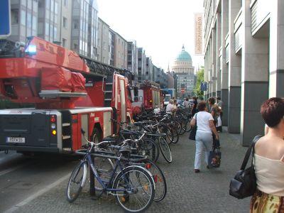 Foto des Albums: Einsatz der Feuerwehr Potsdam an der WilhelmGalerie (07.08.2009)