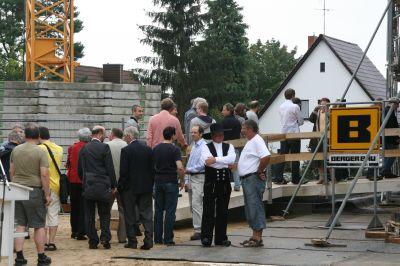 Foto des Albums: Richtfest für einen Neubau am Astrophysikalischen Institut Potsdam (11.08.2009)