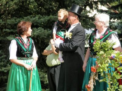 Foto des Albums: Einweihung der Postmeilensäule in Illmersdorf mit gleichzeitigem Dorffest (12.09.2009)