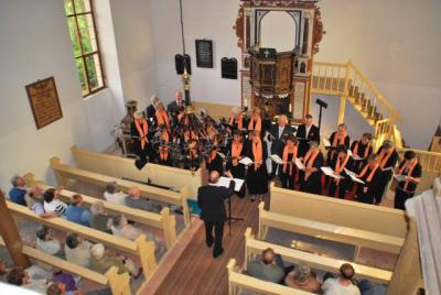 Foto des Albums: Chorkonzert in der Sewekower Kirche (15.09.2009)