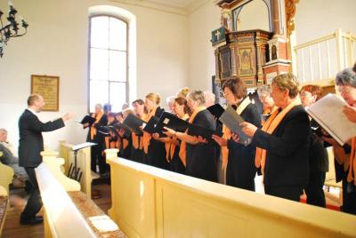 Foto des Albums: Chorkonzert in der Sewekower Kirche (15.09.2009)