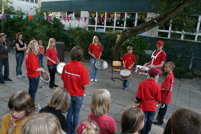 Foto des Albums: Fanfarenzug Potsdam -  Training beim Herbstfest der Zeppelin-Grundschule (17.09.2009)