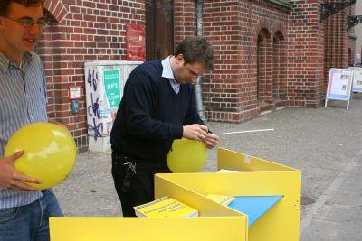 Foto des Albums: FDP Infostand am Rathaus Babelsberg (23.09.2009)