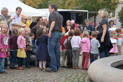 Foto des Albums: Spendenlauf der Kita St. Peter und Paul auf dem Luisenplatz (07.10.2009)
