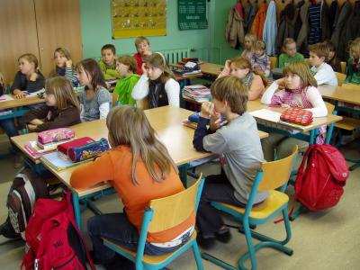 Bild: die Klasse 4b hörte gespannt zu