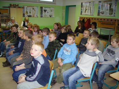 Bild: Die Zuhörer Klasse 3