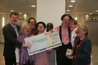 Foto des Albums: Übergabe des Spendenschecks an die ROTEN NASEN Clowns im Krankenhaus e.V. (13.01.2010)
