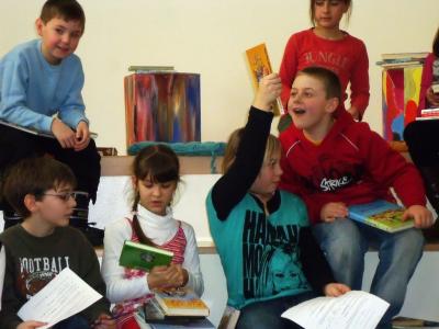Foto des Albums: Die 3. Klasse der Rogätzer Grundschule erlebt eine spannende "Einführung in die Bibliothek" (02. 02. 2010)