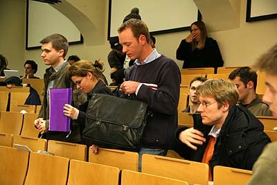 Foto des Albums: Studenten beraten erneut Mißtrauensvotum - noch immer kein neuer AStA (07.11.2006)