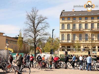 Foto des Albums: Fahrradmarkt auf dem Luisenplatz (24.04.2010)