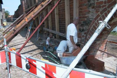Foto des Albums: Sanierungsarbeiten an der Wittstocker Stadtmauer (11.06.2010)