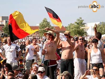 Foto des Albums: Deutschland-Argentinien: Public Viewing im Lustgarten (03.07.2010)