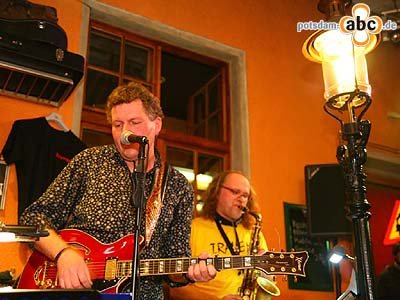Foto des Albums: Traven rockt zum 13jährigen Jubiläum des Gleis 6 (03.03.2007)