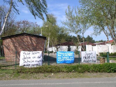 Foto des Albums: Protestdemonstration zum Erhalt der Sekundarstufe I in der Glöwener Oberschule - Serie 1 (20. 04. 2007)