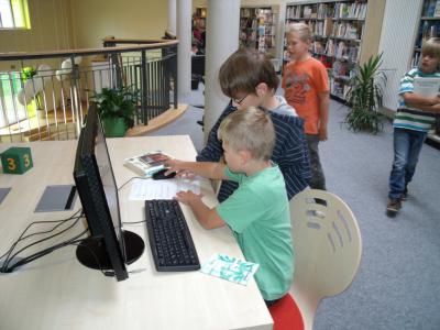 Foto des Albums: Bibliotheksrallye mit der 3. Klasse der Zielitzer Grundschule (31. 08. 2010)